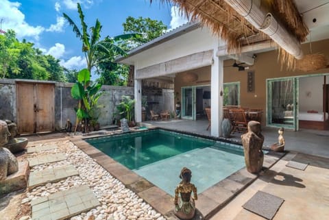 Property building, Natural landscape, Pool view, Swimming pool