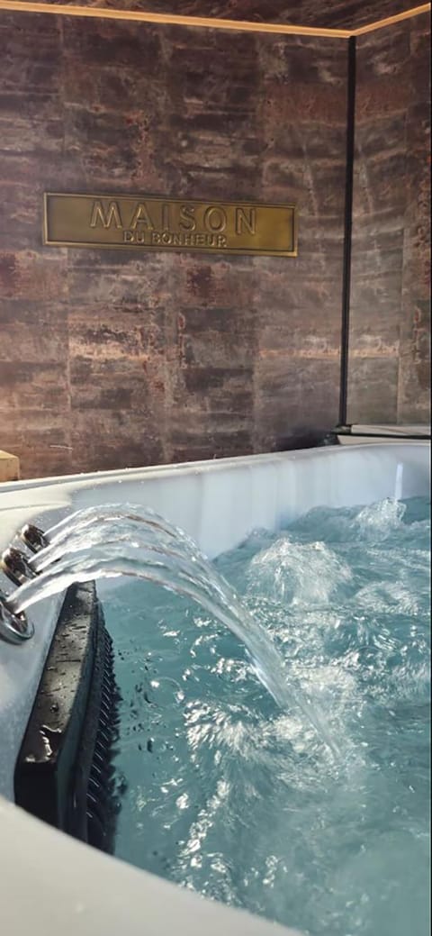 Hot Tub, Spa and wellness centre/facilities, Spa and wellness centre/facilities