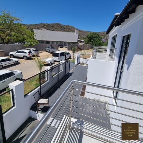 Natural landscape, Balcony/Terrace, Mountain view, Street view, Drinks, Parking