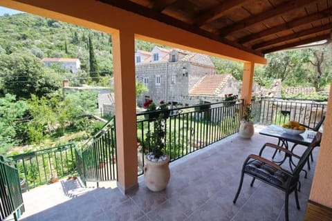 Baldo's Happy Garden- BRAND NEW Apartment in Korita, Mljet
