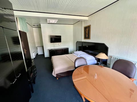 Hotel Tasino Cesmice - Free private parking Apartment hotel in Skopje