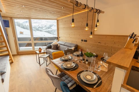 Living room, Dining area