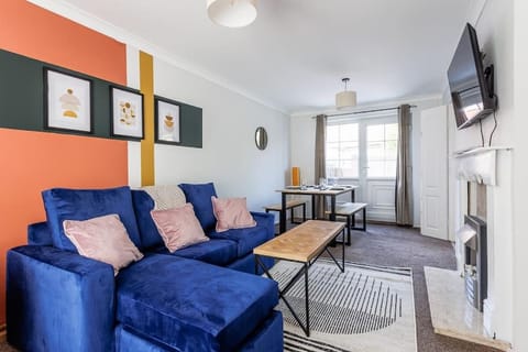 2 Bedroom House in Seaham - Driveway Parking House in England