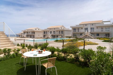 Garden, Swimming pool