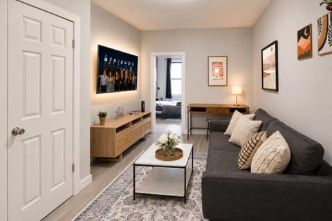 TV and multimedia, Living room, Business facilities, Seating area