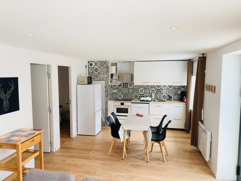 Kitchen or kitchenette, Dining area, dishwasher, oven, stove, toaster