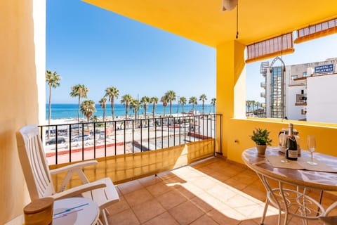 Property building, Day, View (from property/room), Balcony/Terrace, Dining area, Beach, Sea view