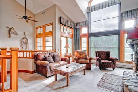 Meadows Townhome L4 by East West Hospitality Apartment in Beaver Creek