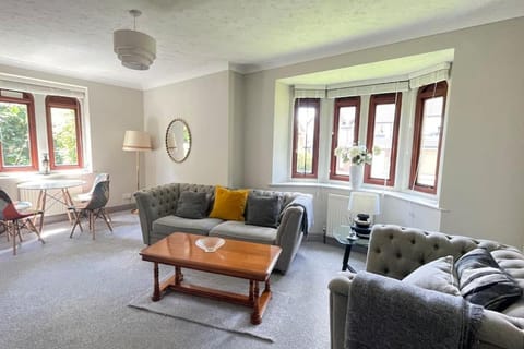 Gatelodge - Charming 2-Bed Cottage, Exmouth - Sleeps 3 House in Exmouth