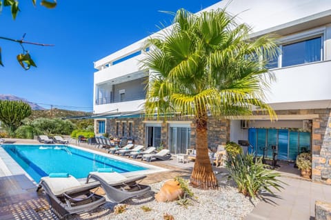 Balcony/Terrace, Area and facilities, Swimming pool