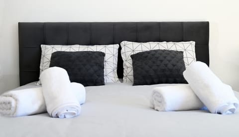 Bed, Photo of the whole room, Bedroom, towels