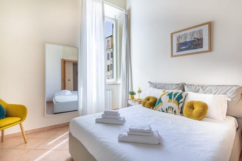 Bed, Bedroom, wardrobe, air conditioner