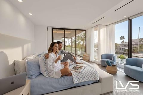 Carlotta- New Construction Luxury Waterfront Villa House in Fort Lauderdale