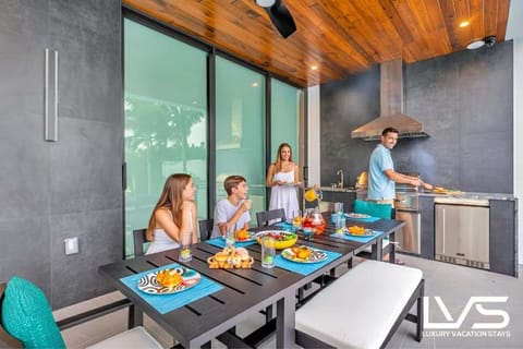 Carlotta- New Construction Luxury Waterfront Villa House in Fort Lauderdale