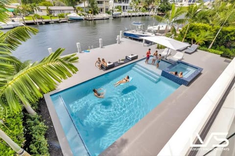 Carlotta- New Construction Luxury Waterfront Villa House in Fort Lauderdale