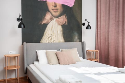 Bed, Photo of the whole room, Decorative detail, Bedroom