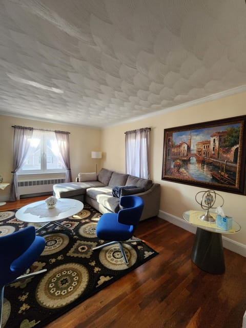 Communal lounge/ TV room, Living room