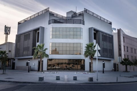 Property building, Day, Location