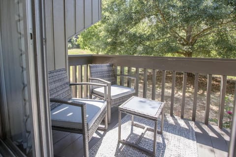 18th Hole Hideaway Apartment in Diamondhead