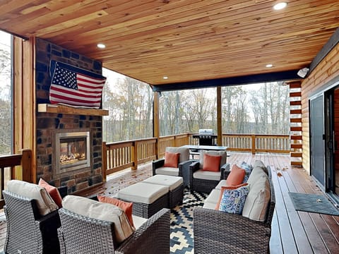 Golden Crest House in Deep Creek Lake