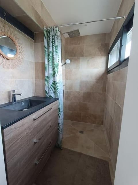 Bas de villa avec piscine House in Corsica