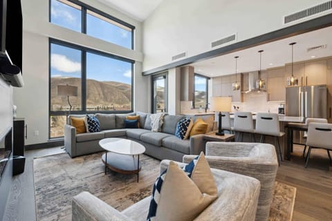 One Riverfront Condo 505 by East West Hospitality Apartment in Avon