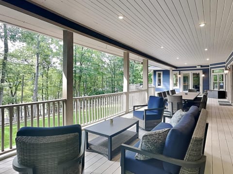 Apres Lake and Ski House in Deep Creek Lake