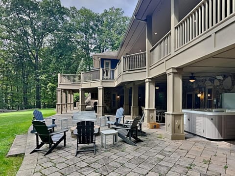 Apres Lake and Ski House in Deep Creek Lake
