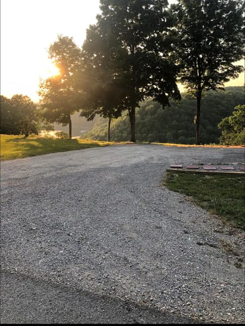 TinyLakeview Cottage House in Lake Cumberland