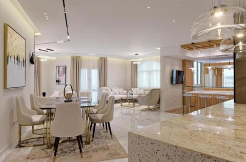 Living room, Dinner