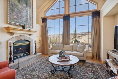 Oxford Court 301 by East West Hospitality Apartment in Beaver Creek