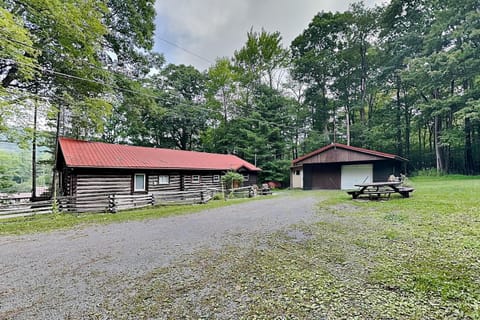 Property building, Natural landscape, Garden view, Parking
