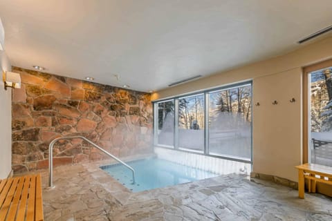 Oxford Court 407 by East West Hospitality Apartment in Beaver Creek