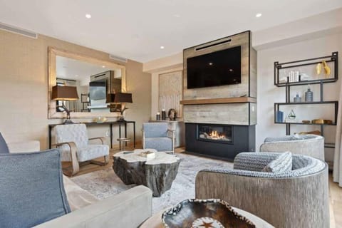 Riverfront Lodge 106 by East West Hospitality Apartment in Avon