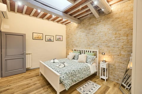 TV and multimedia, Bedroom, heating, wardrobe, air conditioner