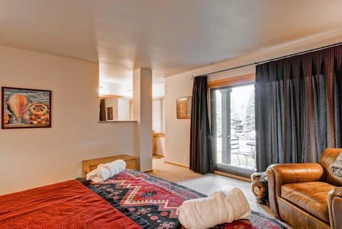 Ridgepoint Townhome 169 by East West Hospitality Apartment in Avon