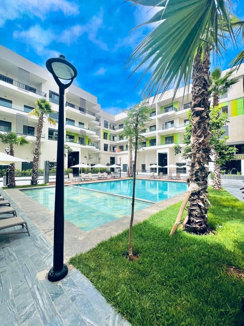 Swimming pool, Swimming pool, sunbed