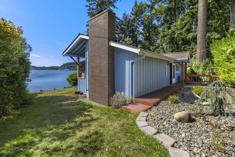 Captain's Retreat House in Shelton