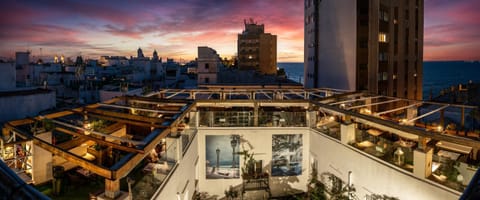 View (from property/room), Balcony/Terrace, City view