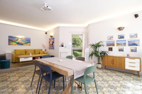 Facade/entrance, Bed, TV and multimedia, Living room, Seating area, Dining area, Entertainment