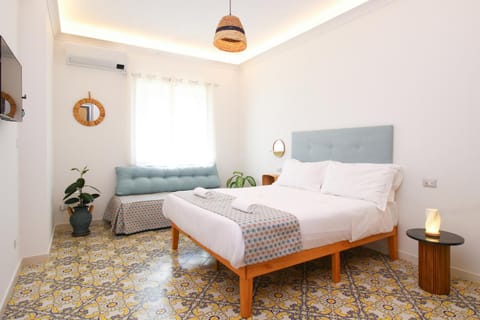 Bed, TV and multimedia, Bedroom, air conditioner, air conditioner