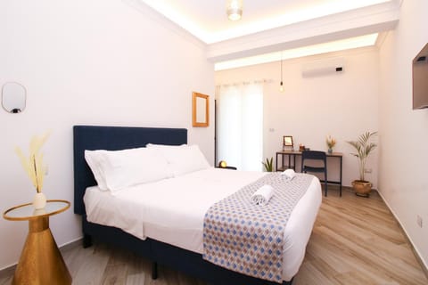 Bed, TV and multimedia, Bedroom, air conditioner