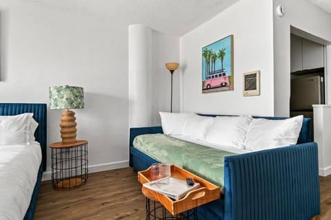 Palms 811 Apartment in North Bay Village