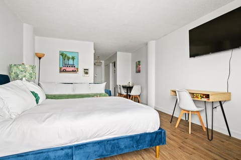 Palms 811 Apartment in North Bay Village