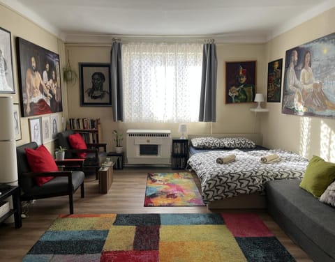 Bed, Living room, Photo of the whole room, Seating area, Bedroom