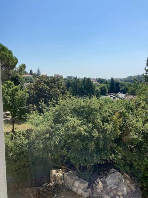 Logement avec tèrrasse au calme dans verdure Apartment in Vence