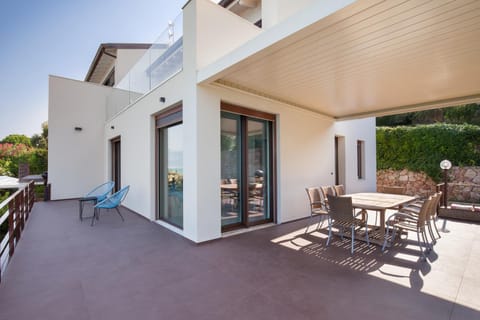 Casa Willhelm-Piscina e vista lago Apartment in Torri del Benaco