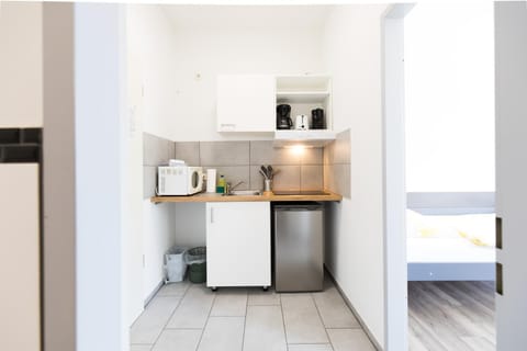 Kitchen or kitchenette, kitchen