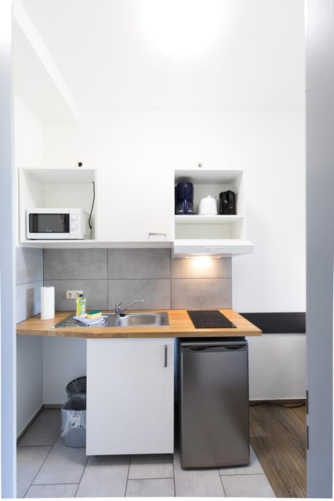 Kitchen or kitchenette, stove, stove, kitchen, kitchen