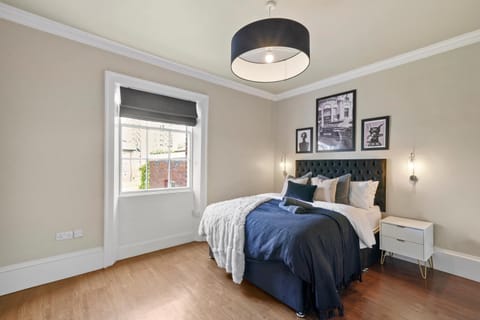 The Georgian Penthouse in Wakefield - Parking Apartment in Wakefield
